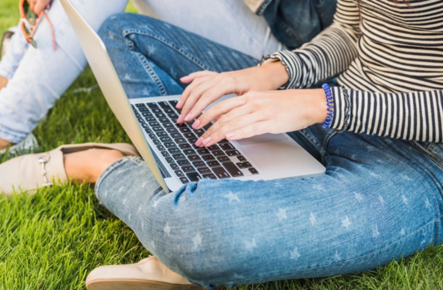 Professionelle Beratungssituation zur Entwicklung von Finanzstrategien